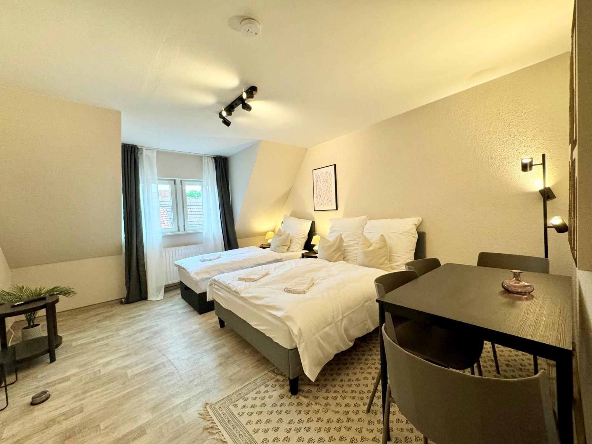 Gina Stay - Apartmenthaus Im Zentrum Von 크베들린부르크 외부 사진