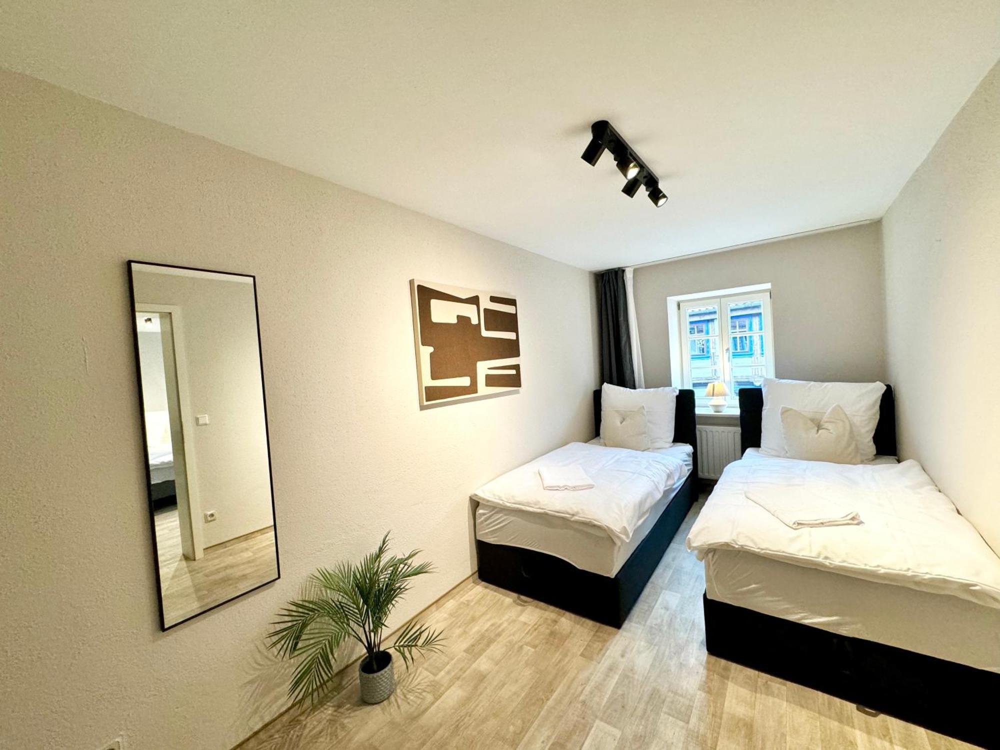 Gina Stay - Apartmenthaus Im Zentrum Von 크베들린부르크 외부 사진