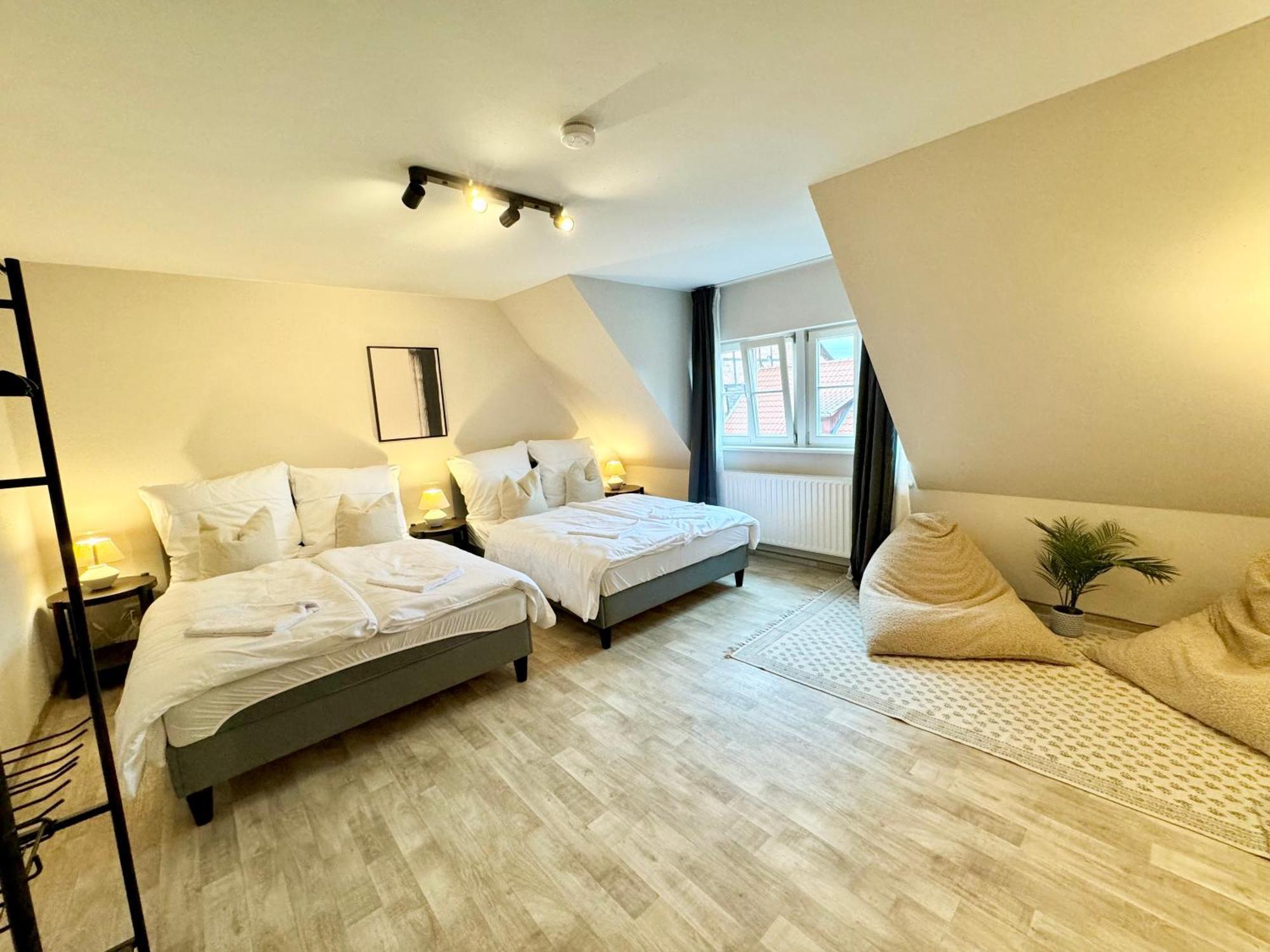 Gina Stay - Apartmenthaus Im Zentrum Von 크베들린부르크 외부 사진