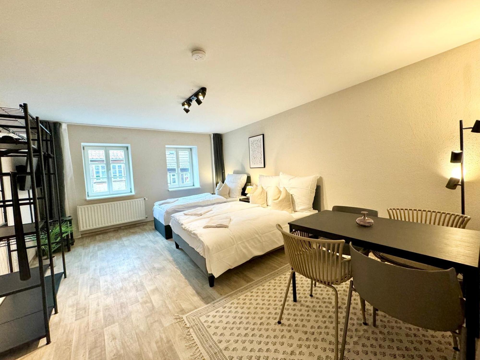 Gina Stay - Apartmenthaus Im Zentrum Von 크베들린부르크 외부 사진