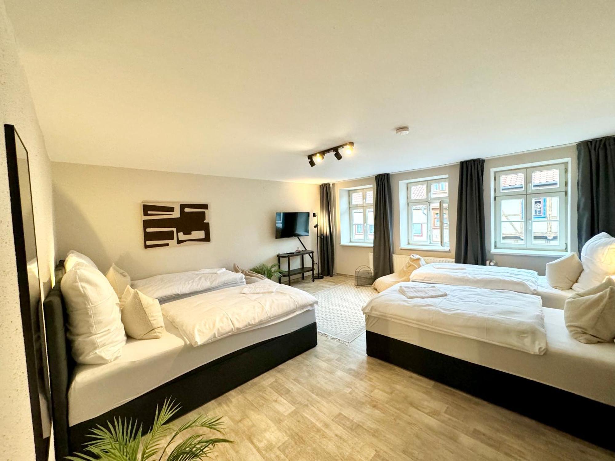 Gina Stay - Apartmenthaus Im Zentrum Von 크베들린부르크 외부 사진