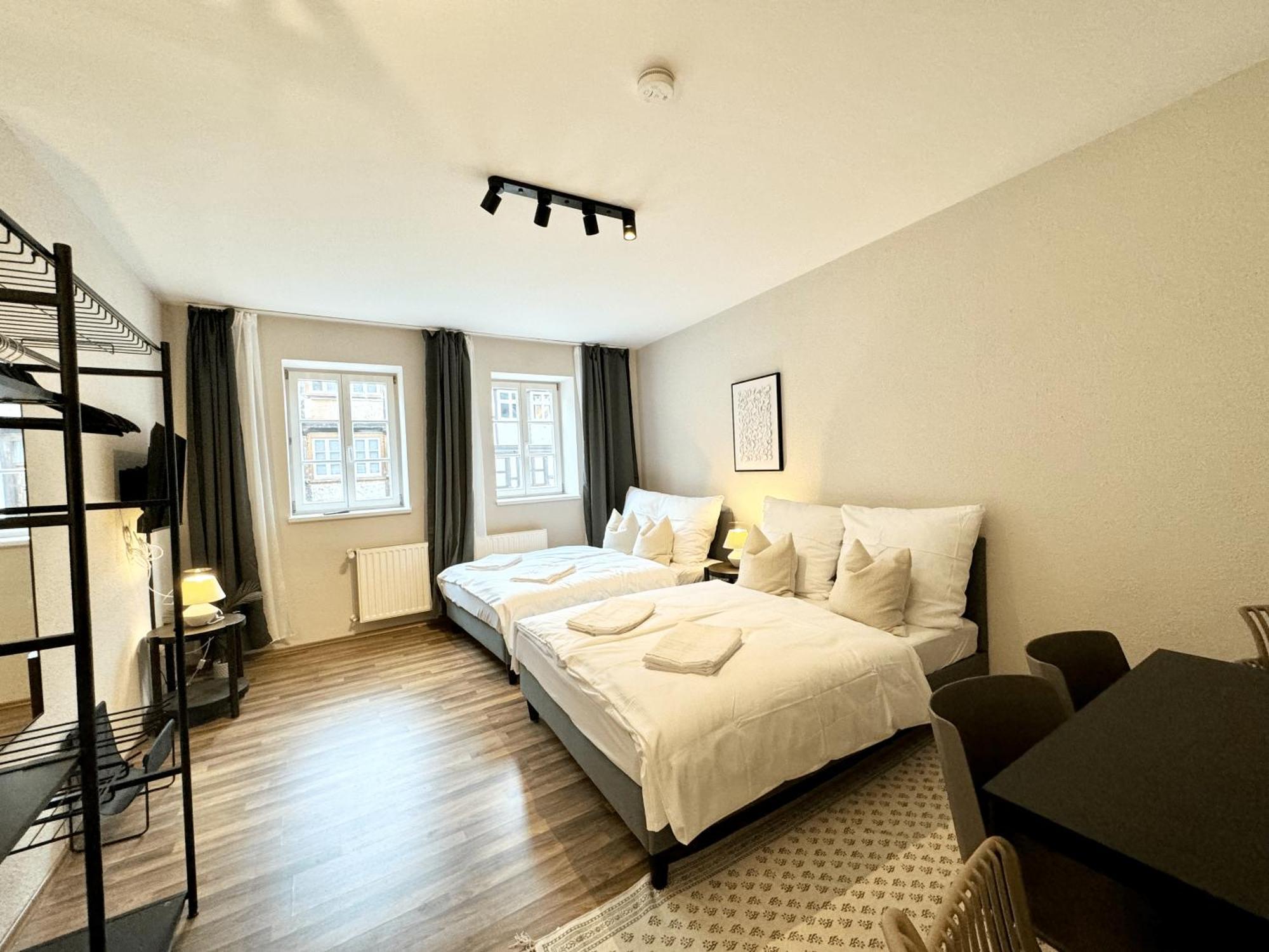 Gina Stay - Apartmenthaus Im Zentrum Von 크베들린부르크 외부 사진